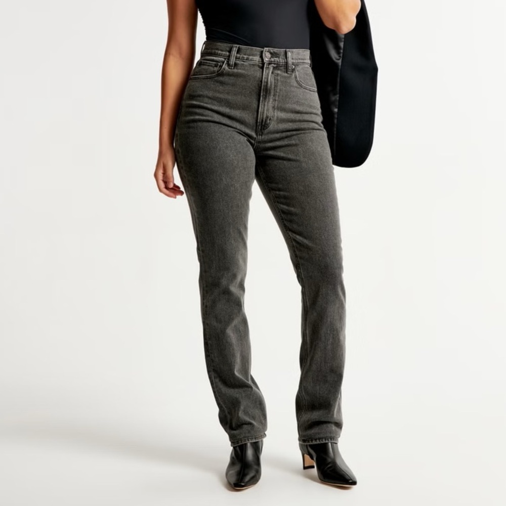 Abercrombie & Fitch Curve Love Ultra High Rise 90s Straight Jean